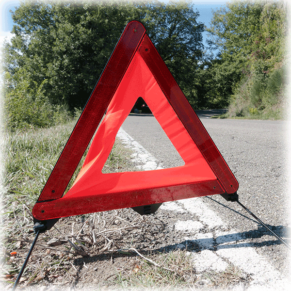 breakdown_triangle Breakdown triangle on road